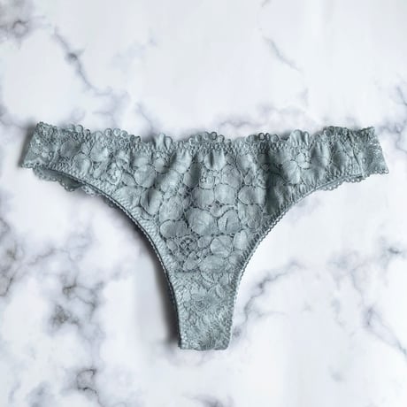 Peony Thong｜Blue