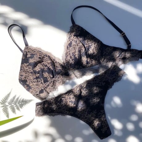 Poppy Bralette（パッド込み）｜Navy