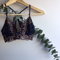 Dahlia Bralette（パッド込み）｜Navy