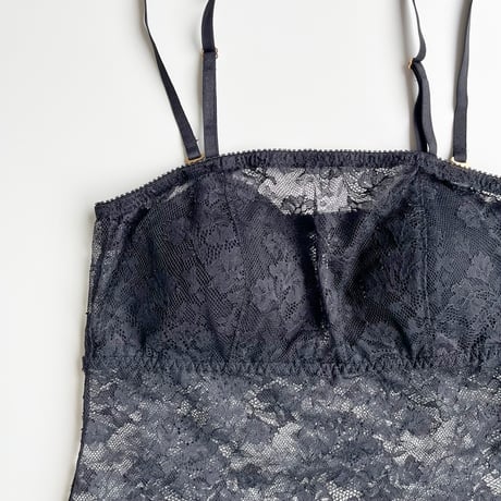 Viola Strapless BraCamisole（パッド込み）｜Black