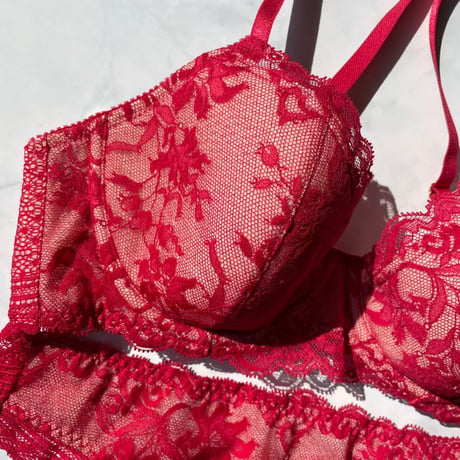 Serruria Underwire Bra｜Berry
