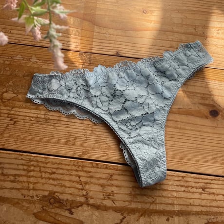 Peony Thong｜Blue