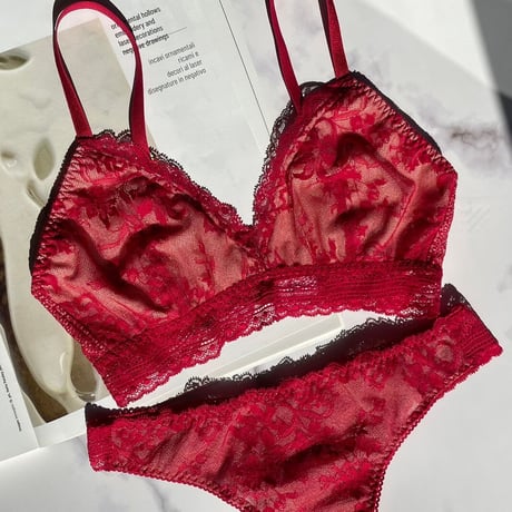 Serruria Bralette（パッド込み）｜Berry