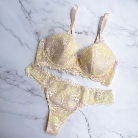 Lily Thong｜Yellow