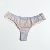 Jasmine Thong｜Pale Blue