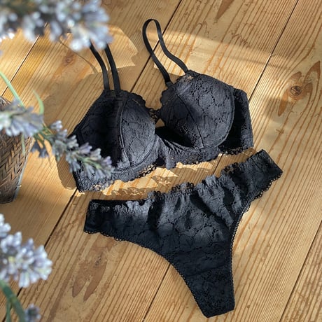 Peony Thong｜Black