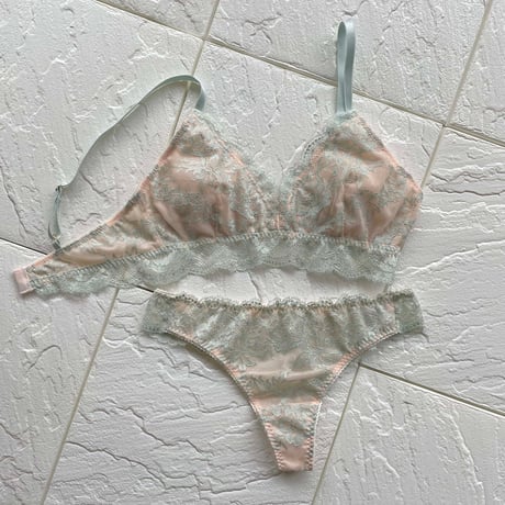 Lilac Bralette（パッド込み）｜Mint Blue