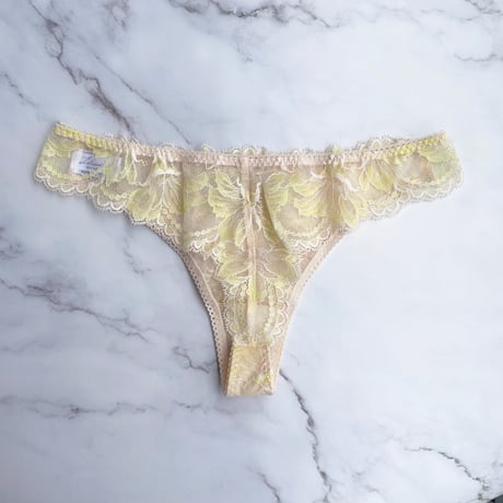 Lily Thong｜Yellow