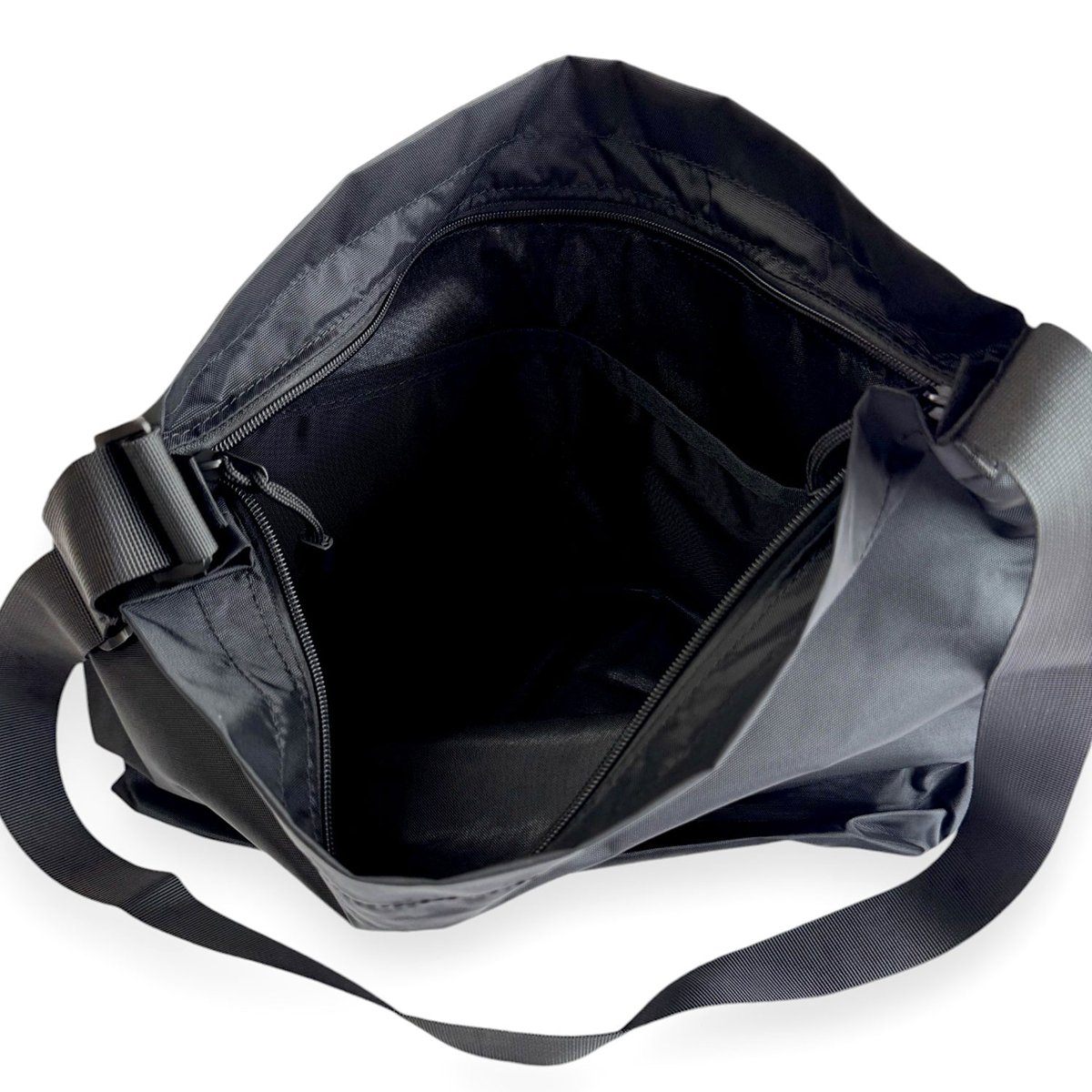 WHEARD Shoulder Bag ウィアード ショルダーバッグ | ROBLES