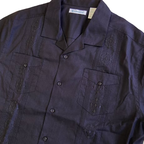 CUBAVERA   AUTHENTIC EMBROIDERED GUAYABERA SHIRT　キューバベラ　キューバシャツ