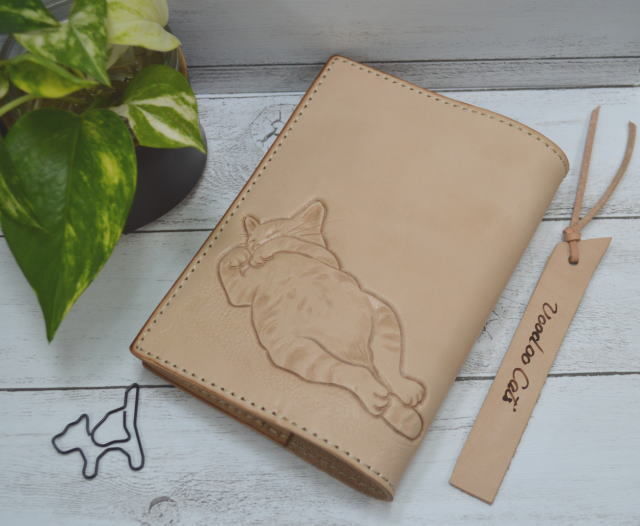 希少　完売　ヒグチユウコ　牛革　ブックカバー　ギュスターヴ　未使用 新品未開封】ヒグチユウコ 手帳カバー （ヒグチユウコ ブック