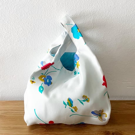 フランス製ヴィンテージシルク生地のバッグ（WHITE * Floral）