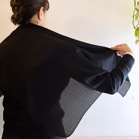 フランス製ヴィンテージ生地の大判シルクスカーフ（BLACK Square Jacguard） | SANDÉMEREEN