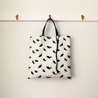 スイス製ヴィンテージ刺繍生地のLPトートバッグ（WHITE * BLACK Embroidery） | SANDÉMEREEN
