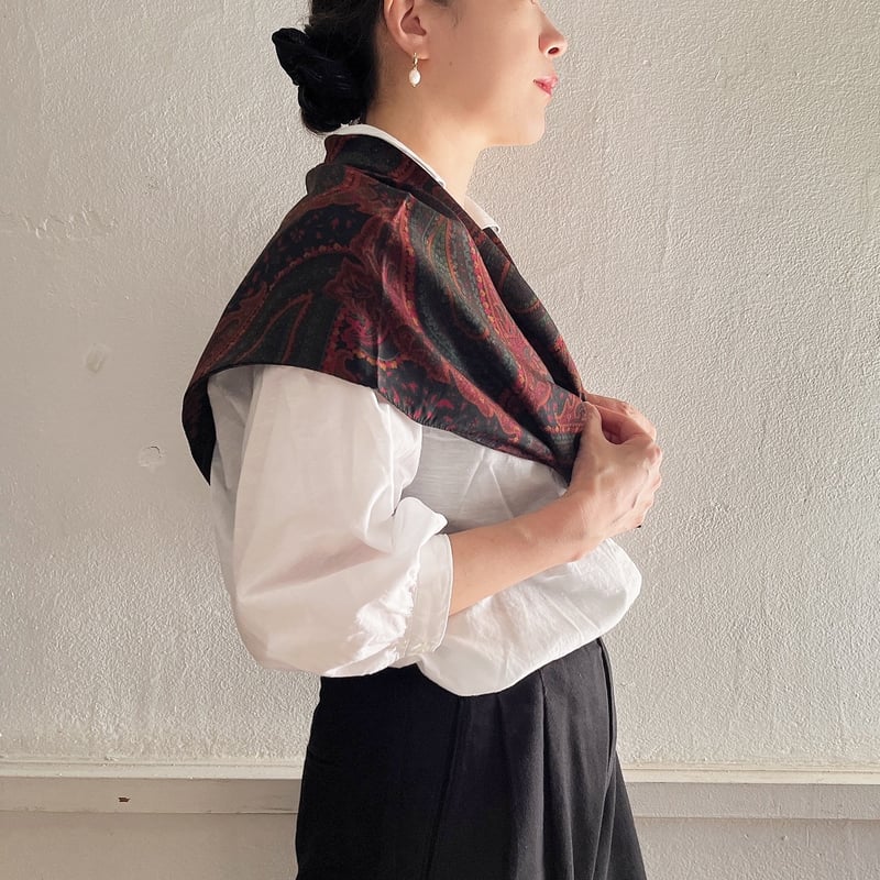 フランス製ヴィンテージ生地のペイズリー柄シルクスカーフ（BLACK