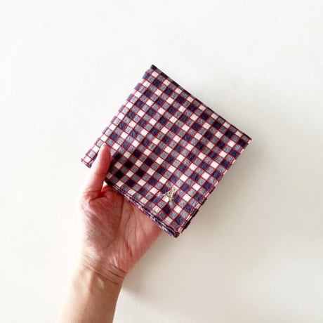 イニシャル刺繍ドビーギンガムチェックのハンカチ（NAVY）