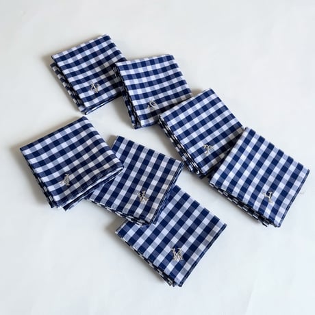 イニシャル刺繍ギンガムチェックの小さめハンカチ（NAVY*WHITE）