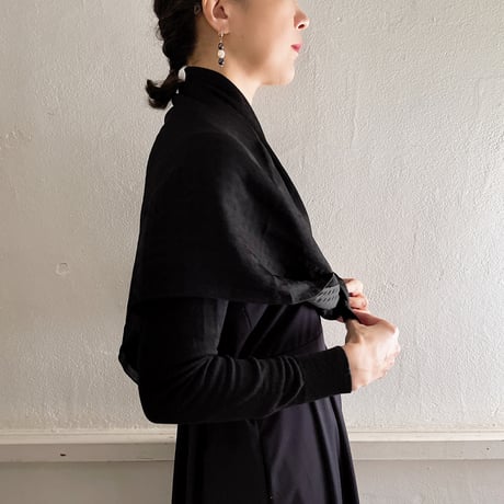 フランス製ヴィンテージ生地の大判シルクスカーフ（BLACK Square Jacguard） | SANDÉMEREEN