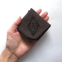 植物色のプチガーゼハンカチ（ウォルナット）