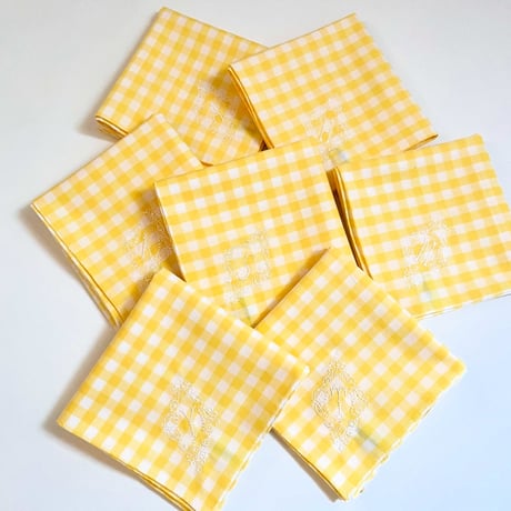 イニシャル刺繍ギンガムチェックのハンカチ（YELLOW*WHITE）