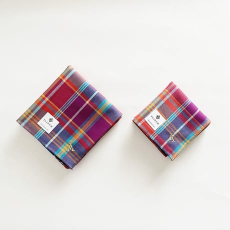 イニシャル刺繍チェックのハンカチ（RED*PURPLE*ORANGE）