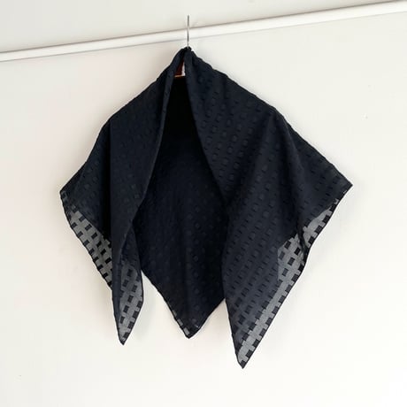 Block Dobby シアーコットン大判スカーフ（BLACK）