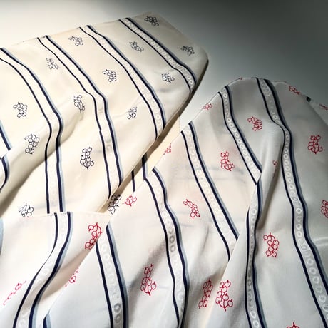 イタリア製ヴィンテージ生地のシルクスカーフ（MILK*RED*Berry Stripe ） | SANDÉMEREEN