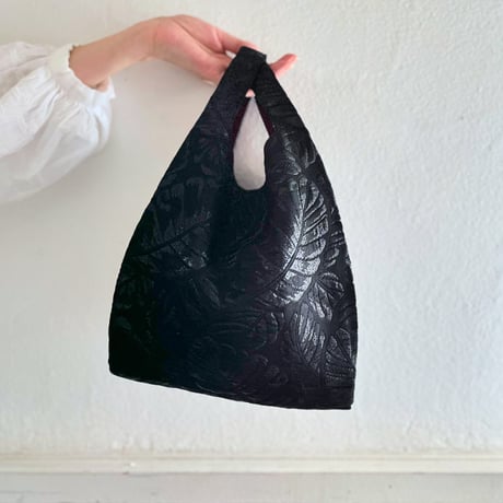 フランス製ヴィンテージジャカード生地のバッグ（BLACK - Botanical Jacquard）
