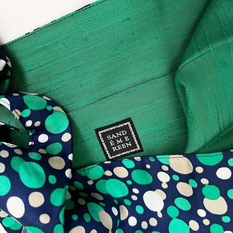 スイス製ヴィンテージシルク生地のドット柄バッグ（NAVY * GREEN）