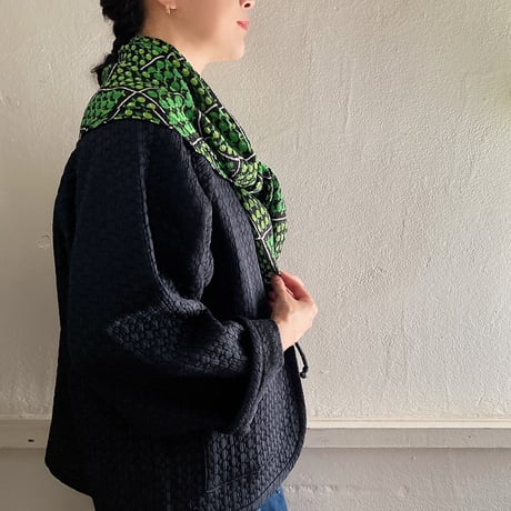 フランス製ヴィンテージ生地のシルクスカーフ（GREEN - Pomme sur Noir） | SANDÉMEREEN