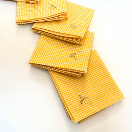 イニシャル刺繍ギンガムチェックの小さめハンカチ（YELLOW*WHITE）