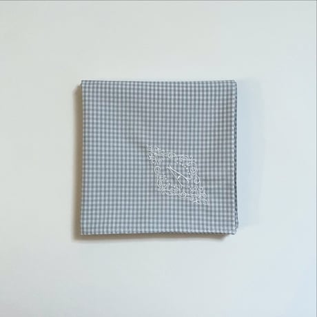 イニシャル刺繍ギンガムチェックのハンカチ（MIST*WHITE）