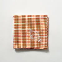 イニシャル刺繍ドビー織ギンガムチェックのハンカチ（ORANGE*WHITE）