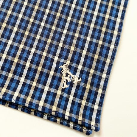 イニシャル刺繍チェックのハンカチ（BLUE*BLACK）
