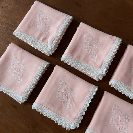 イニシャル刺繍ダブルガーゼレースミニハンカチ（PINK） | YLINUM