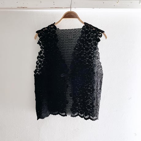 Ribbon Tie Vneck Lace VEST：スイス製ヴィンテージレース生地
