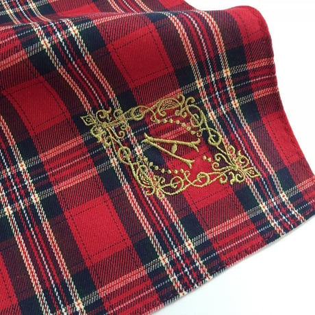 イニシャル刺繍タータンチェックのハンカチ（RED*NAVY）