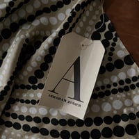 スイス製ヴィンテージ生地のドット柄シルクスカーフ（BLACK*WHITE*BEIGE Dots）| SANDÉMEREEN
