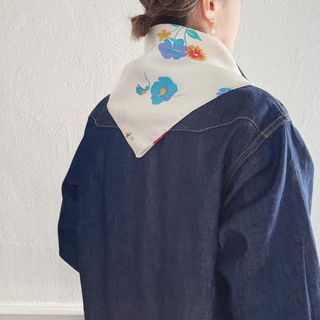 フランス製ヴィンテージ生地のシルクスカーフ（WHITE Floral） | SANDÉMEREEN