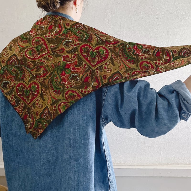 30年代　フランス　ヴィンテージミリタリースカーフ フランス製ヴィンテージ生地のシルクスカーフ（MUSTARD Paisley