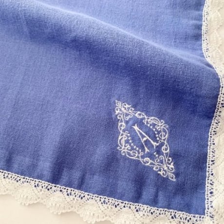 イニシャル刺繍ダブルガーゼレースハンカチ（BLUE）