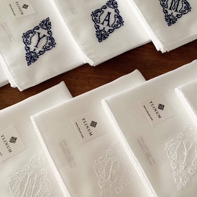 アンティーク イニシャル花文字刺繍 トライアングルスカラップリム