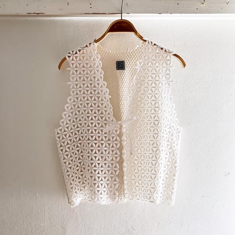 Ribbon Tie Vneck Lace VEST：スイス製ヴィンテージレース生地