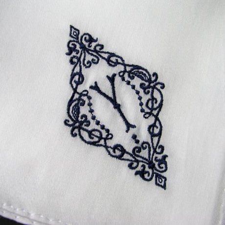 イニシャル刺繍ハンカチ（NAVY）