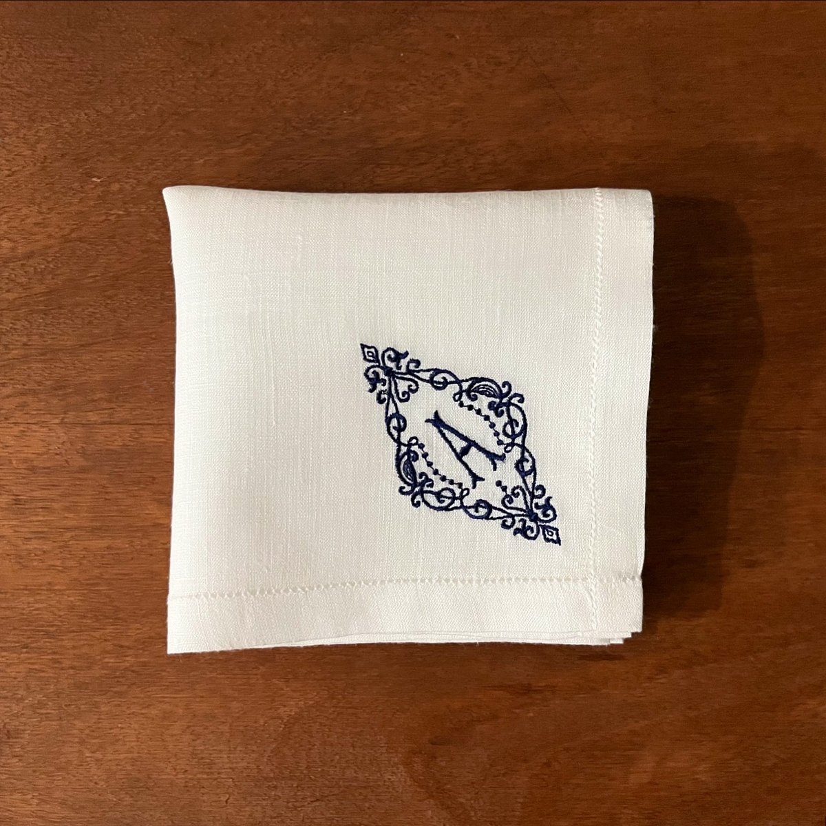 イニシャル刺繍リネンハンカチ（リネン亜麻100%） | YLINUM