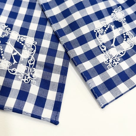 イニシャル刺繍ギンガムチェックのハンカチ（NAVY*WHITE）