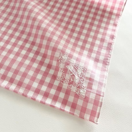 イニシャル刺繍ギンガムチェックのハンカチ（PINK*WHITE）