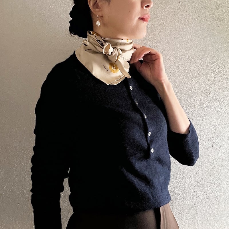 フランス製ヴィンテージ生地のプチシルクスカーフ（BEIGE Floral