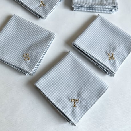 イニシャル刺繍ギンガムチェックの小さめハンカチ（MIST*WHITE）