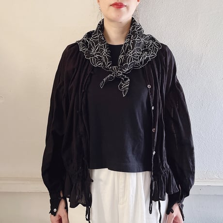 エンブロイダリーレースミニスカーフ（BLACK * WHITE Embroidery）